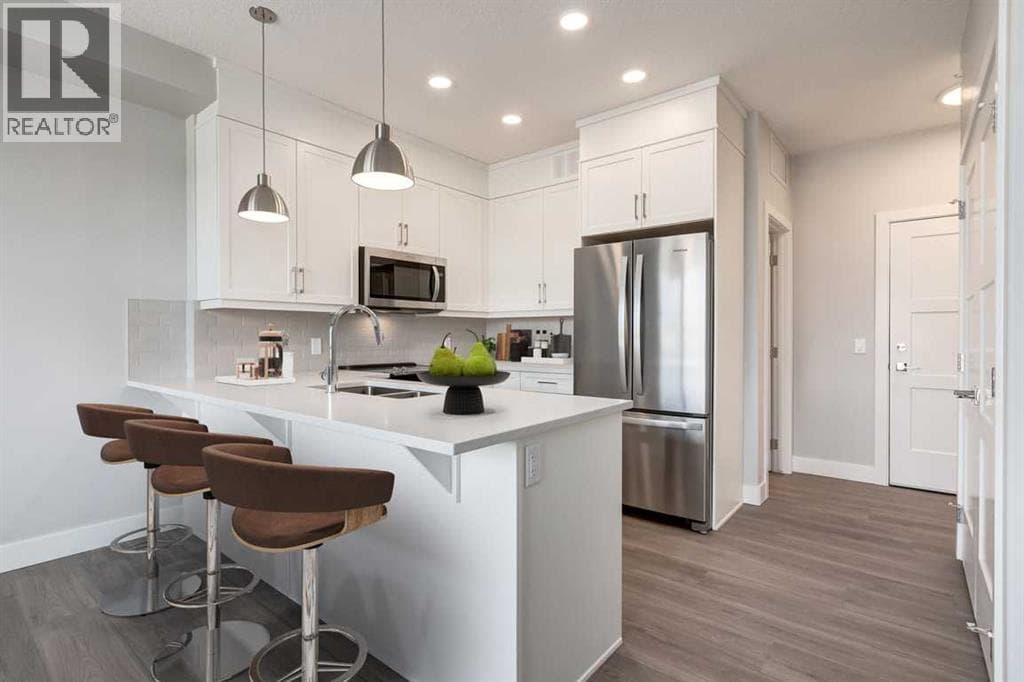 1102, 110 Greenbriar Place NW