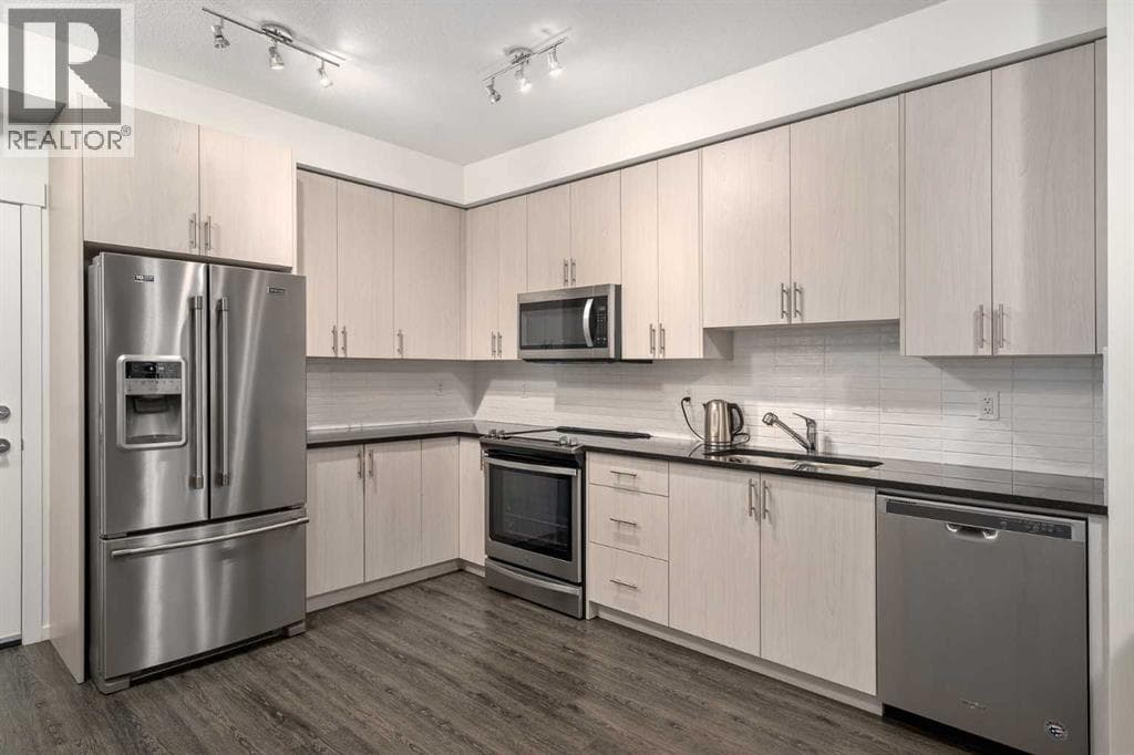 5201, 151 Legacy Main Street SE