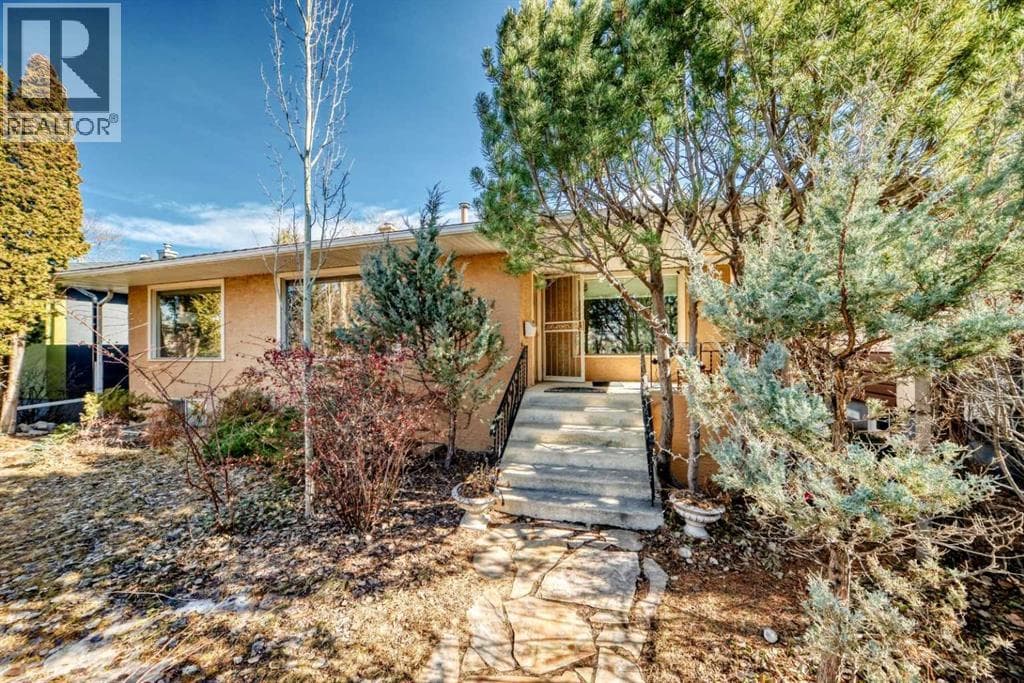 2328 Capitol Hill Crescent NW