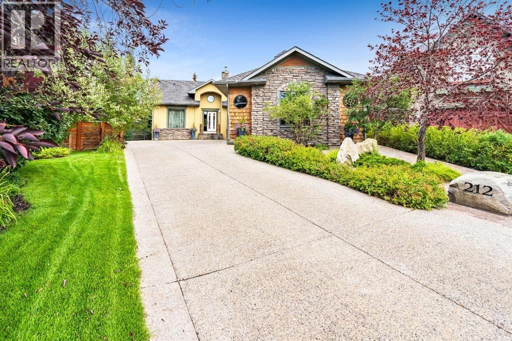 212 Aspen Meadows Place SW