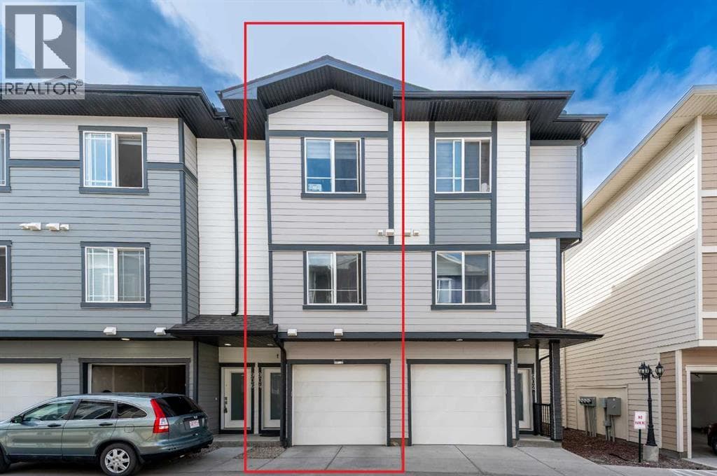 904, 95 Skyview Close NE