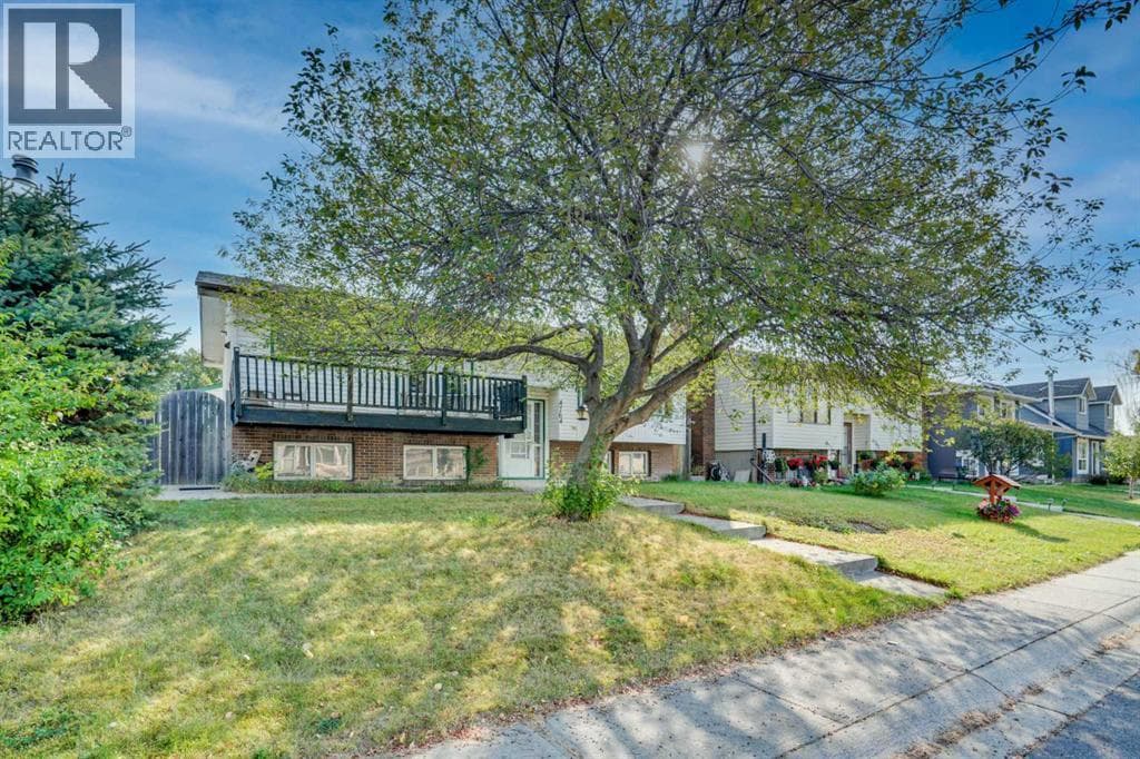 4764 Rundlewood Drive NE