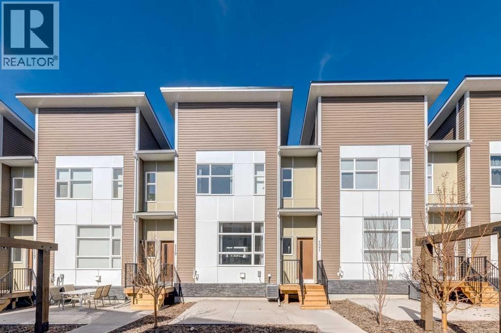 121 Walden Lane SE