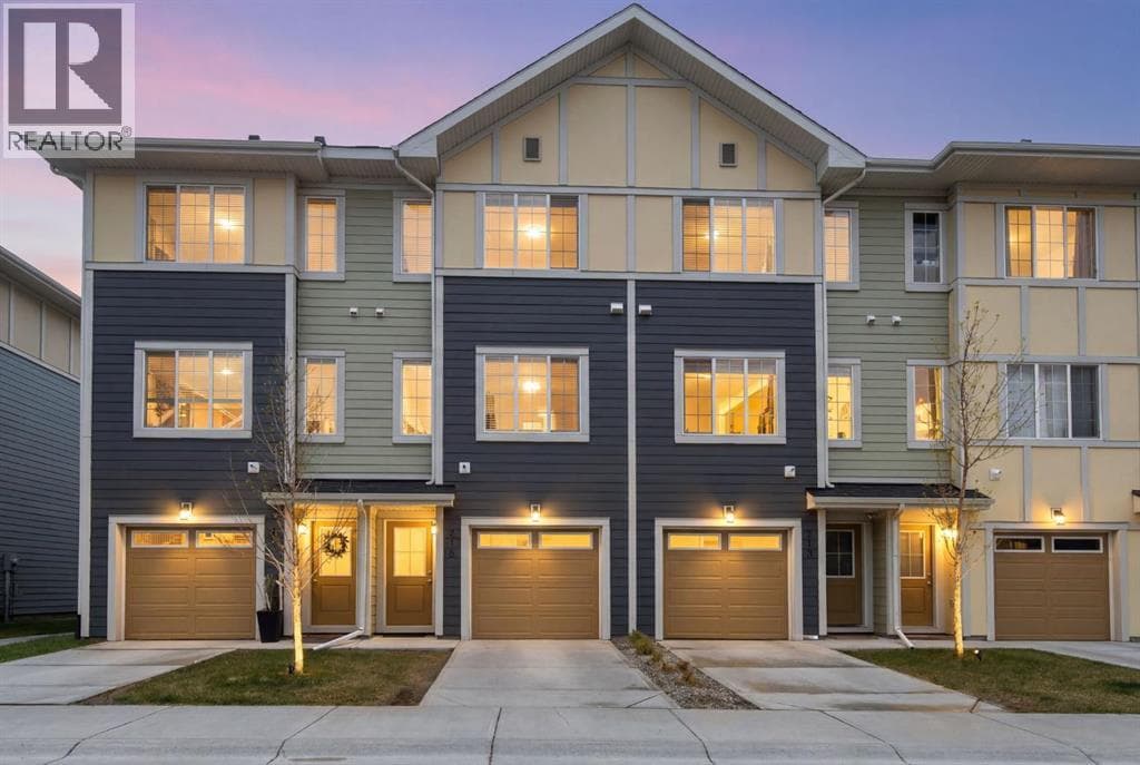 215 Marquis Lane SE