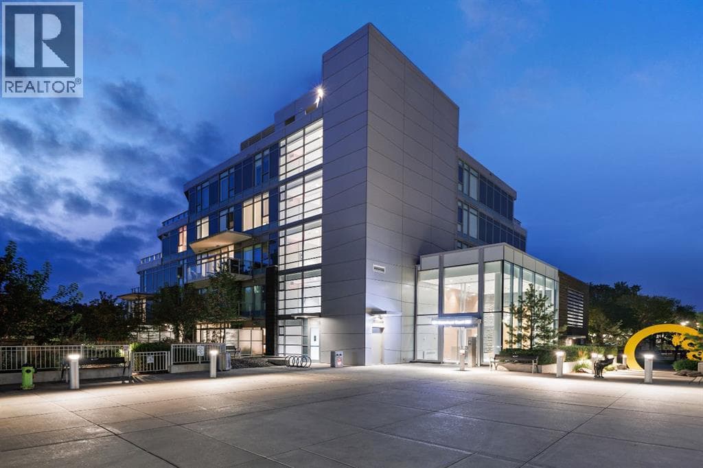 104, 128 Waterfront Court SW