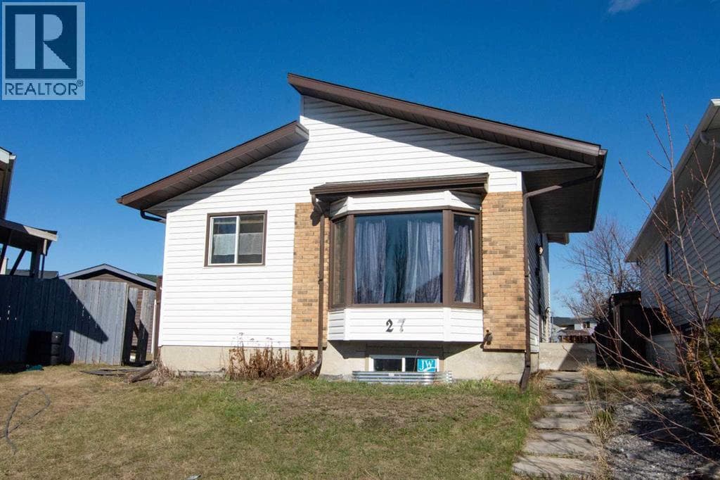 27 Taraglen Court NE