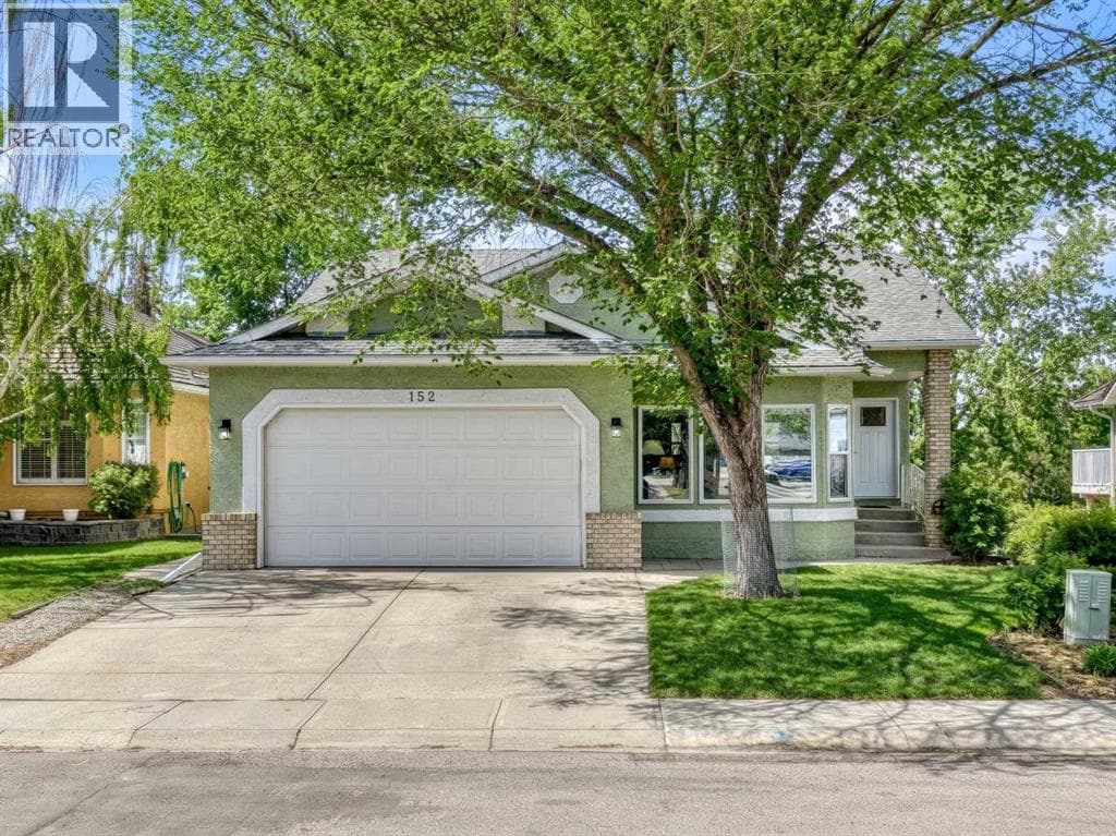 152 Waterstone Place SE