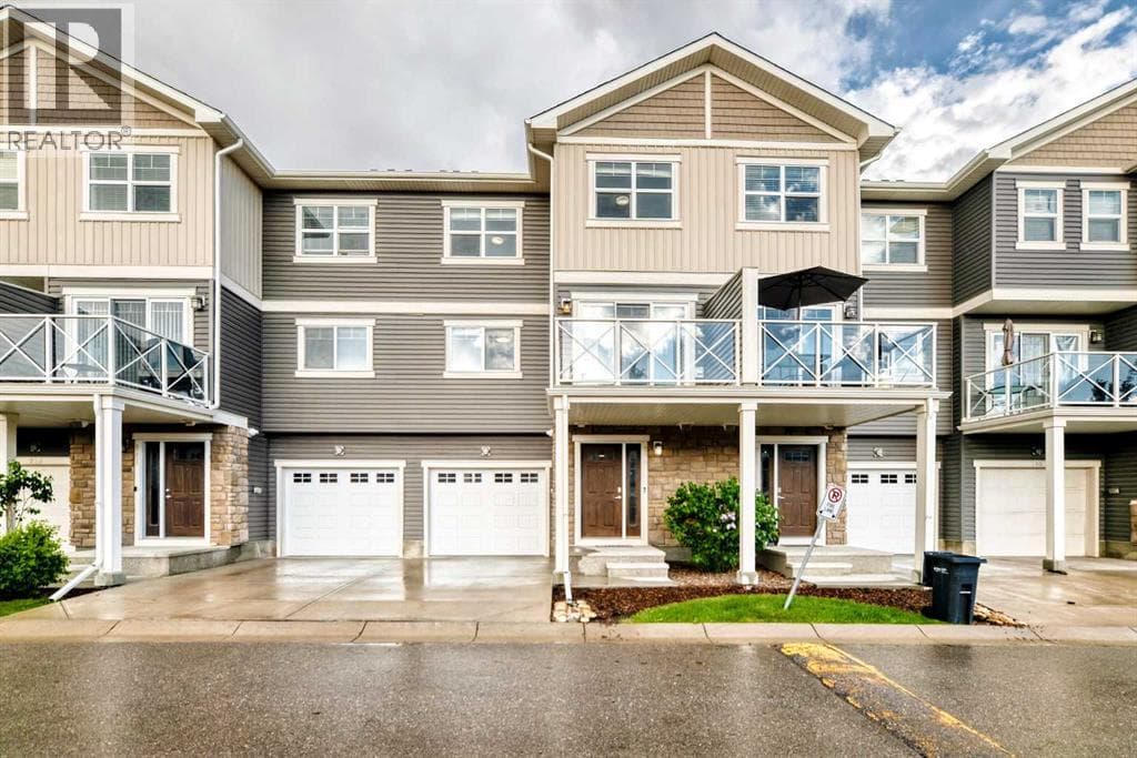 709 Skyview Ranch Grove NE