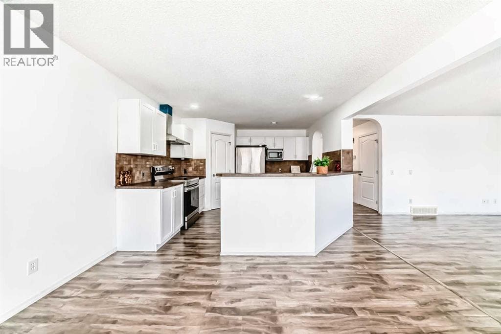 120 Springmere Grove