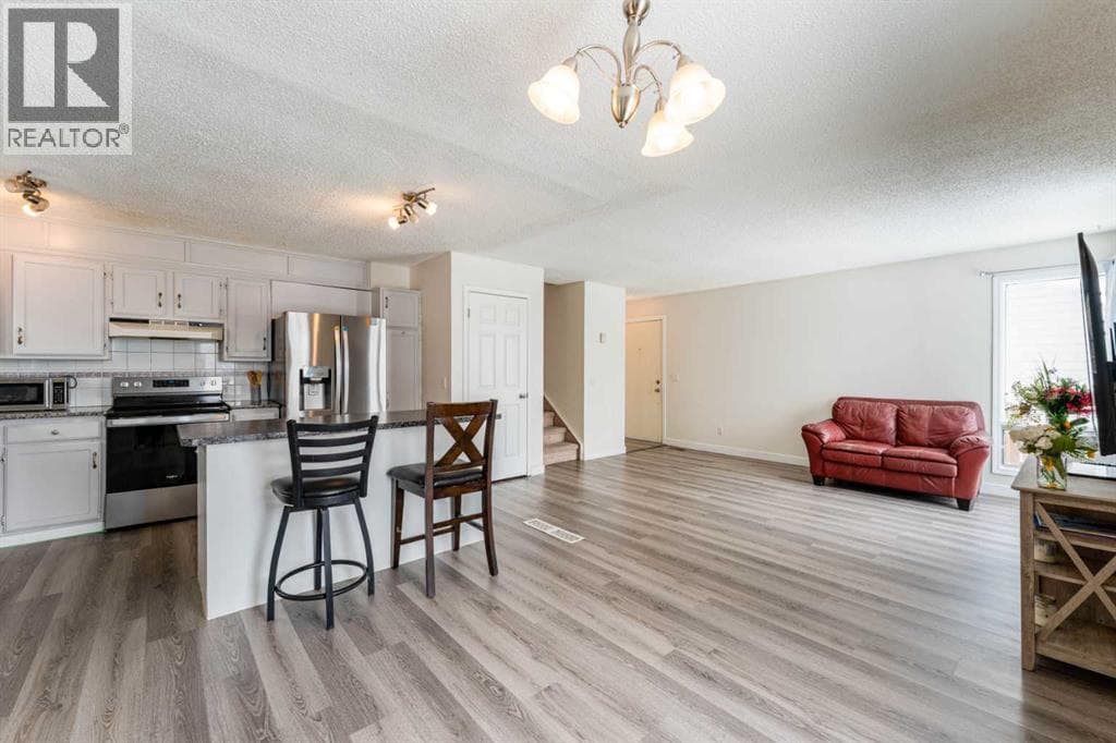 147 Templewood Drive NE