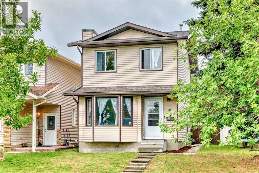 110 Edgeburn Crescent NW