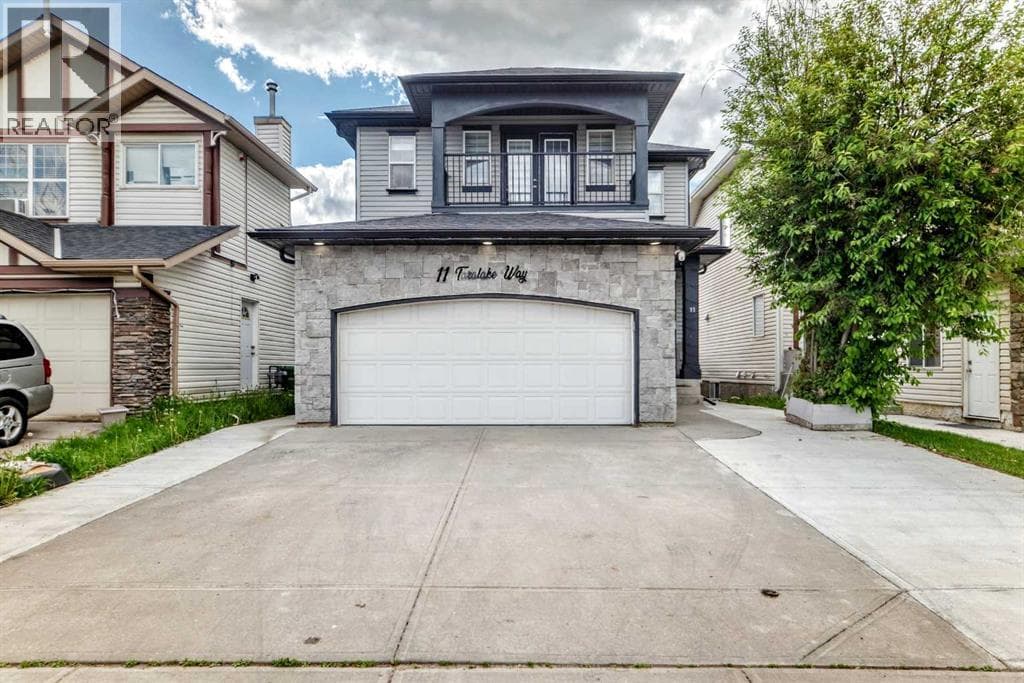 11 Taralake Way NE