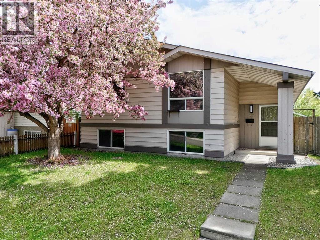 27 Dovely Way SE