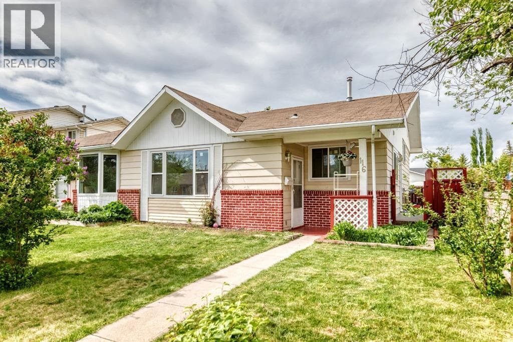 116 Pineson Place NE