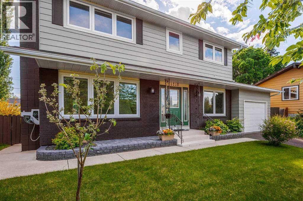 1315 Lake Michigan Crescent SE