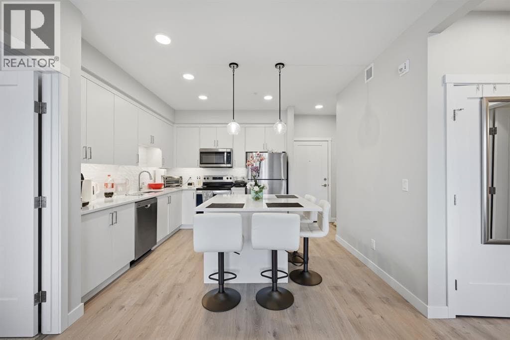 104, 660 Shawnee Square SW