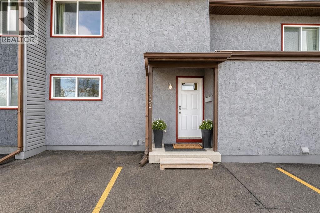 702, 9930 Bonaventure Drive SE
