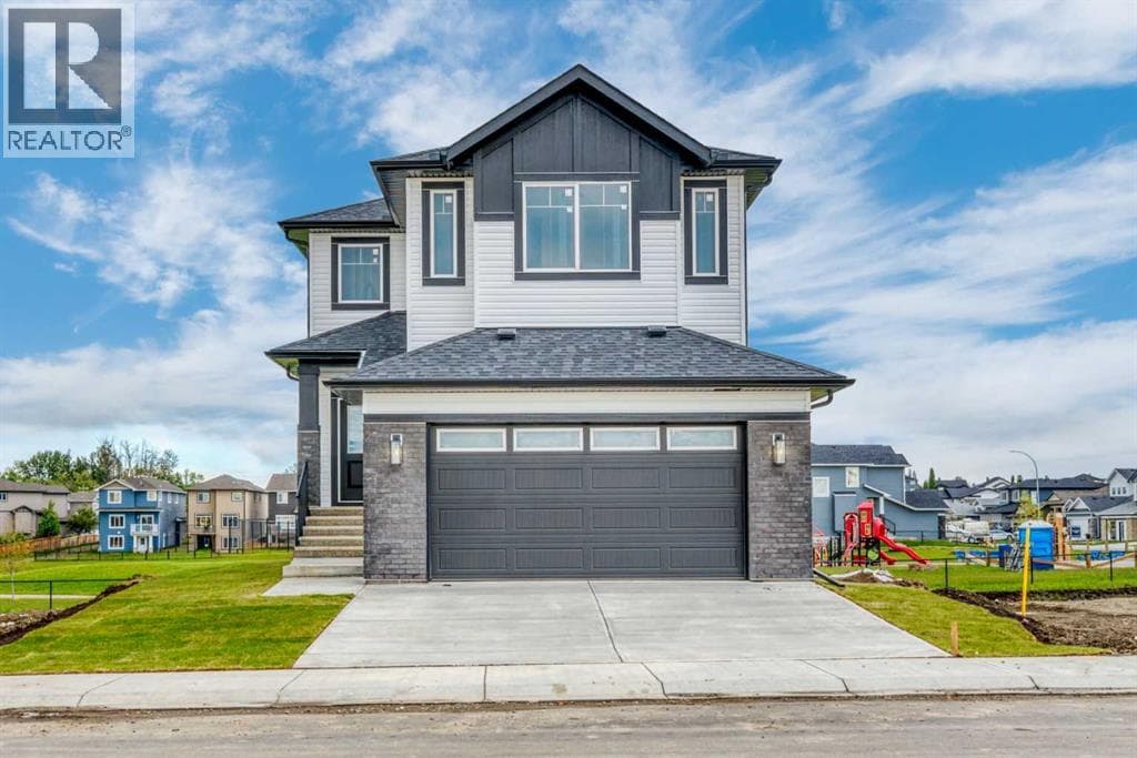 112 Lakewood Crescent