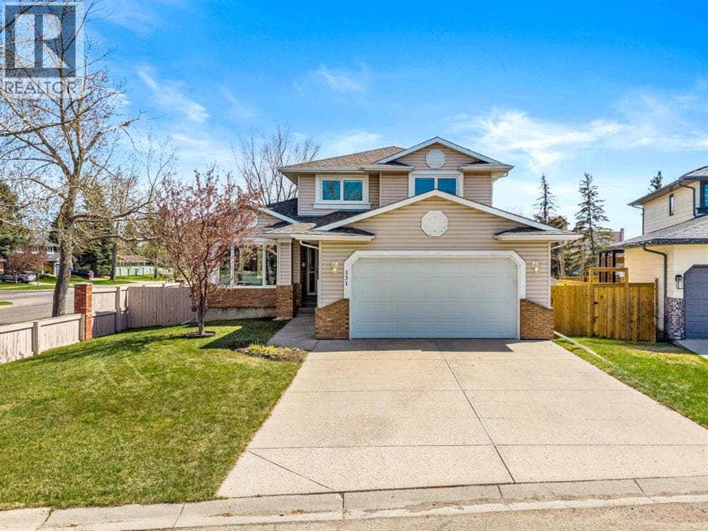 131 Lake Simcoe Court SE
