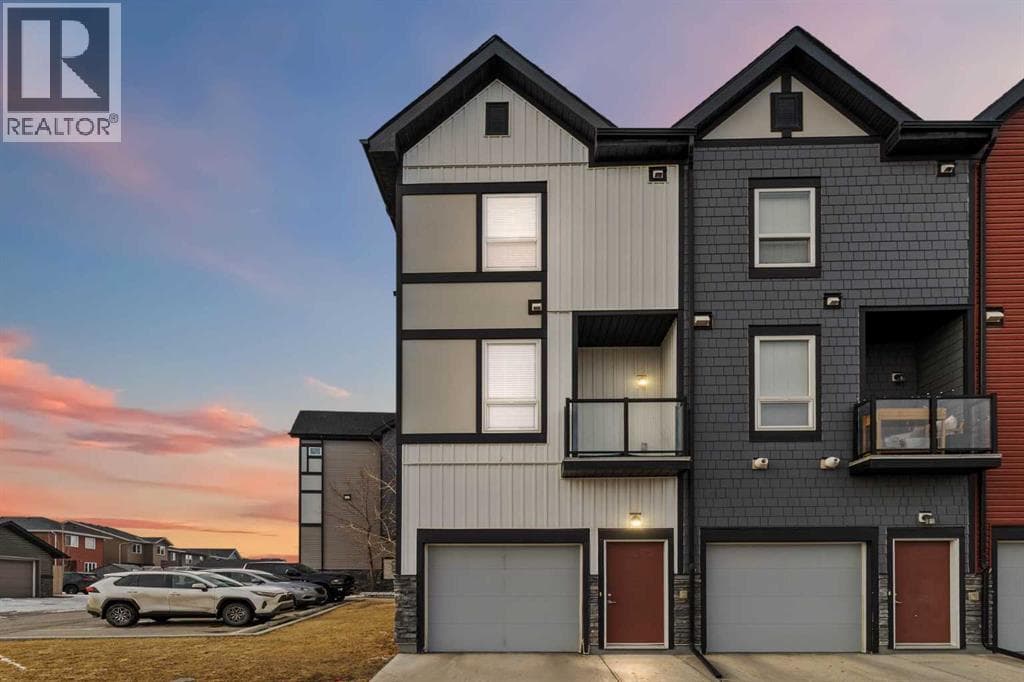 402, 11 Evanscrest Mews NW