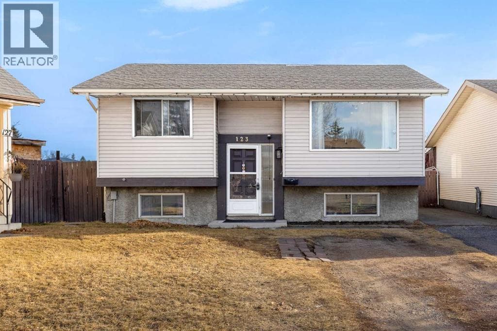 123 Radley Place SE
