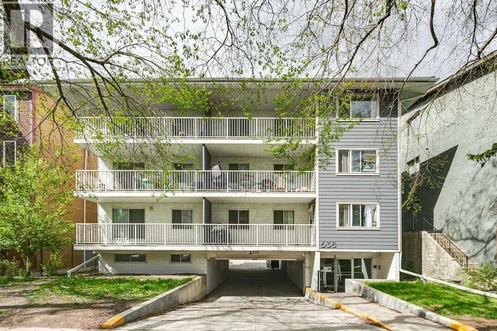 301, 638 Meredith Road NE