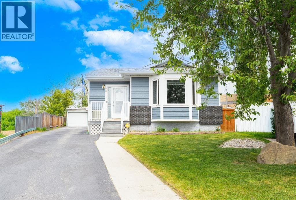 70 Elizabeth Way SE