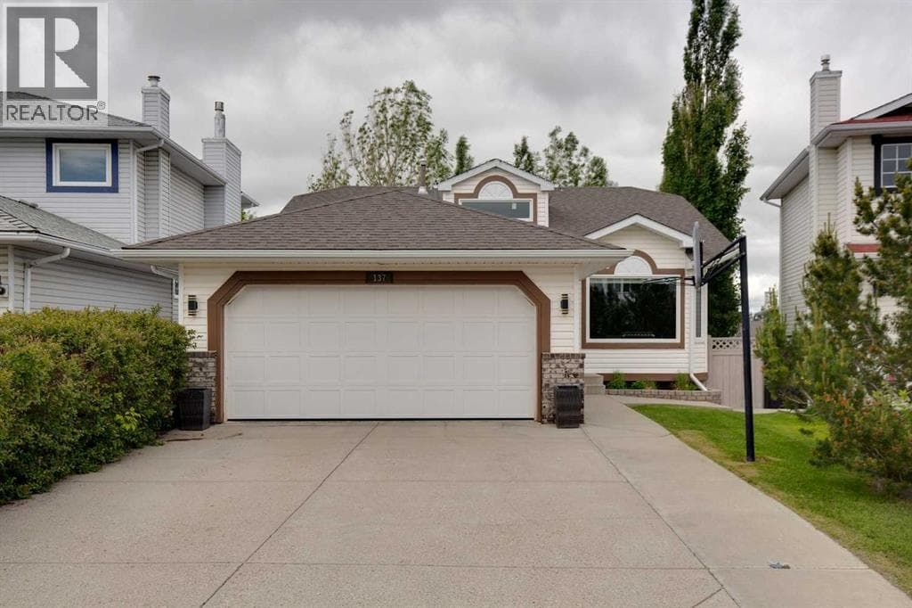 137 Arbour Ridge Circle NW