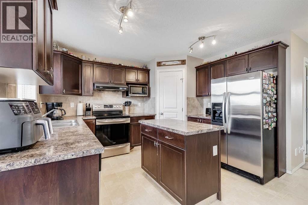 31 Taralake Gardens NE