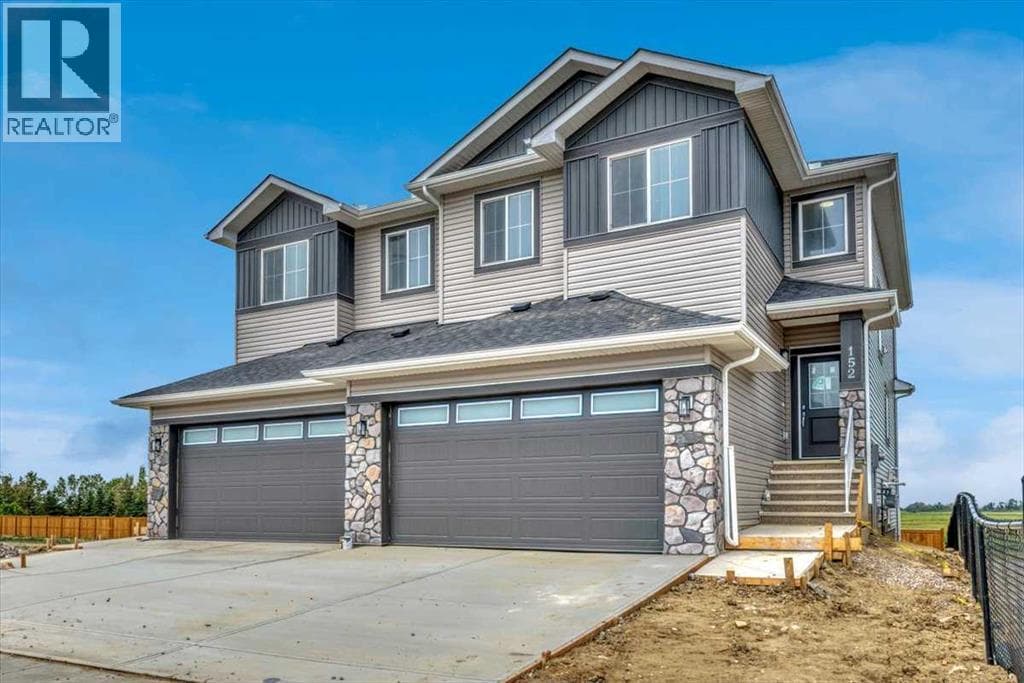 152 Lakewood Crescent