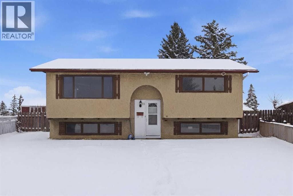 32 Fonda Mews SE