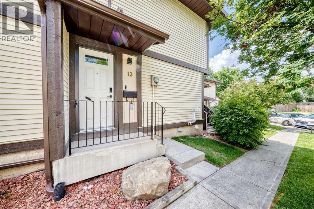 13, 115 Bergen Road NW