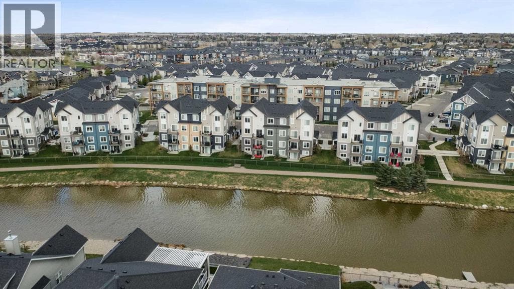284 Canals Crossing SW
