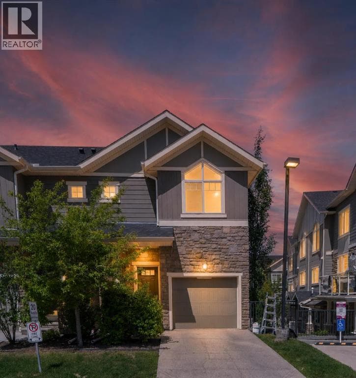 558 Evanston Manor NW