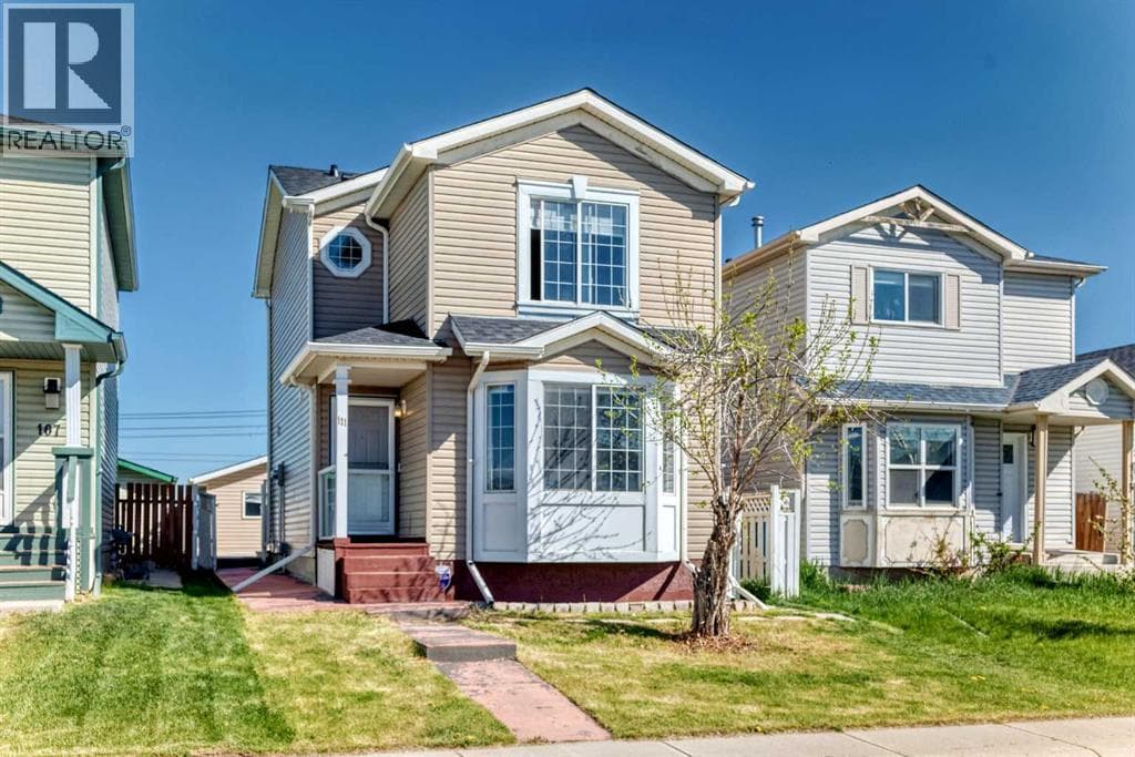 111 Martin Crossing Close NE