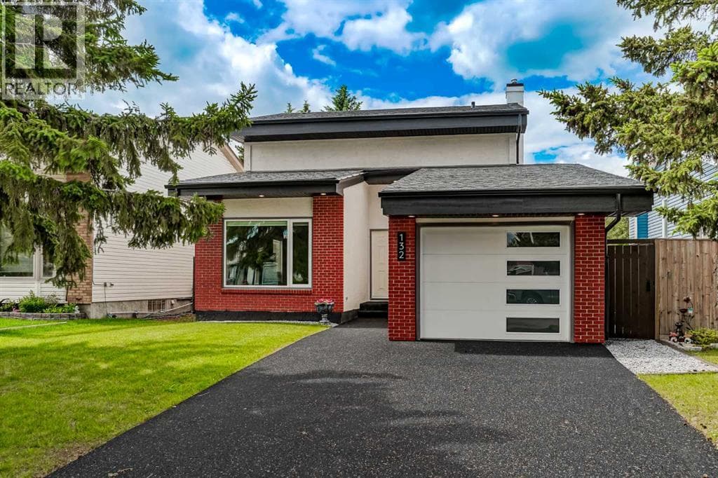 132 WOODGLEN Way SW
