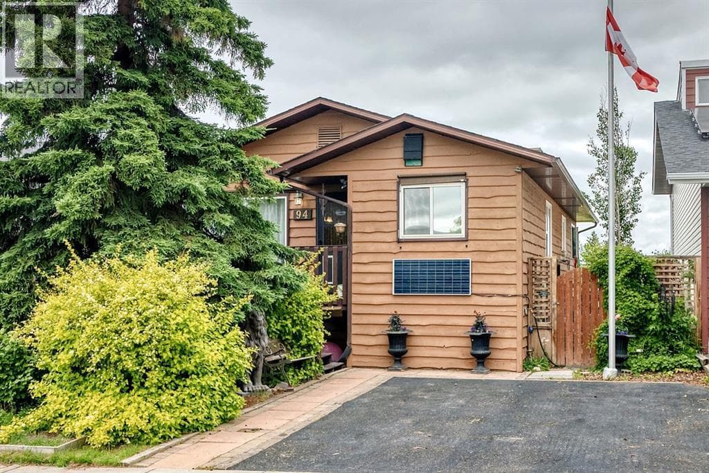 94 Elk Hill SE
