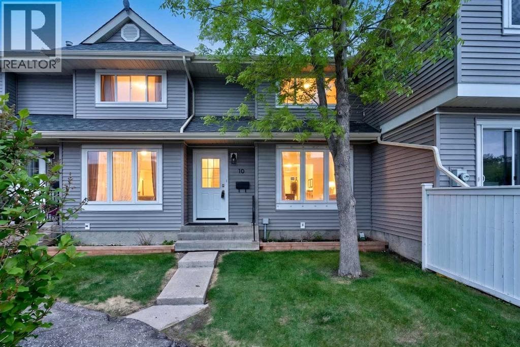10 Falconer Terrace NE