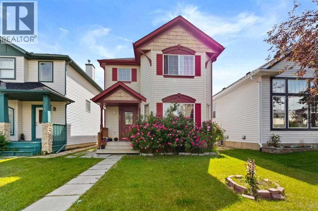 221 Tarington Close NE