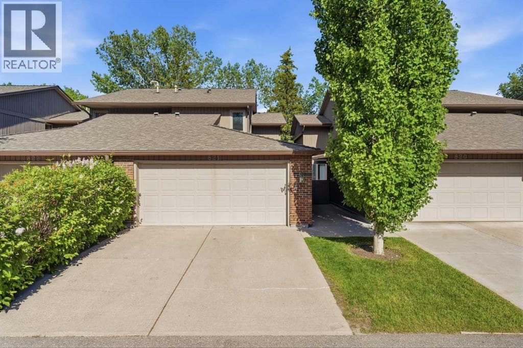 821, 860 Midridge Drive SE