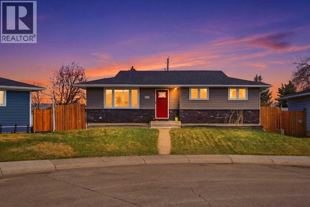 1012 Riddell Place SE