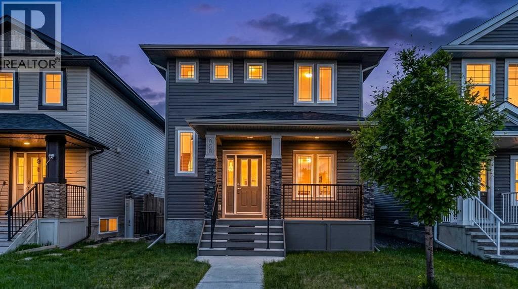 858 Evanston Drive NW
