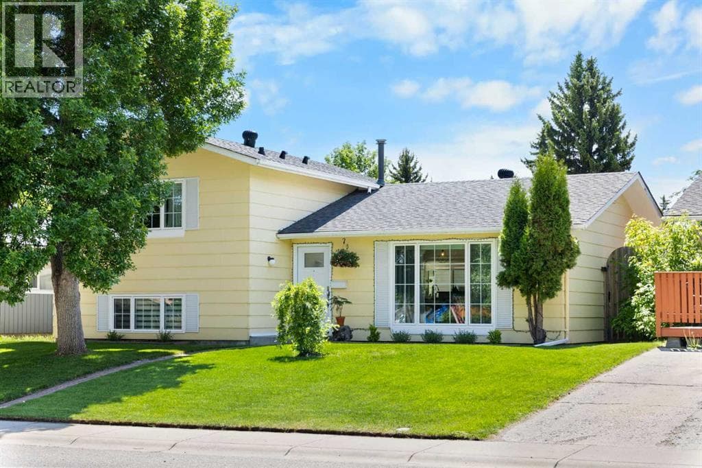 263 Midlawn Close SE