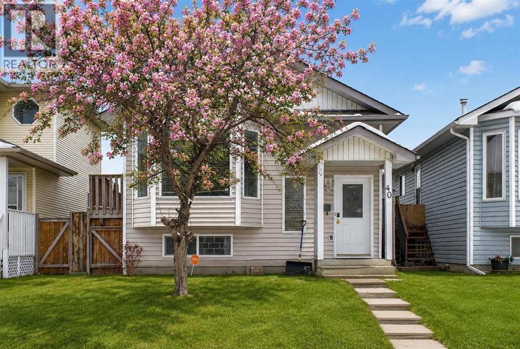 40 Erin Circle SE