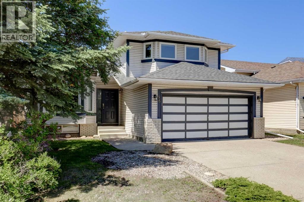 96 Hawktree Close NW