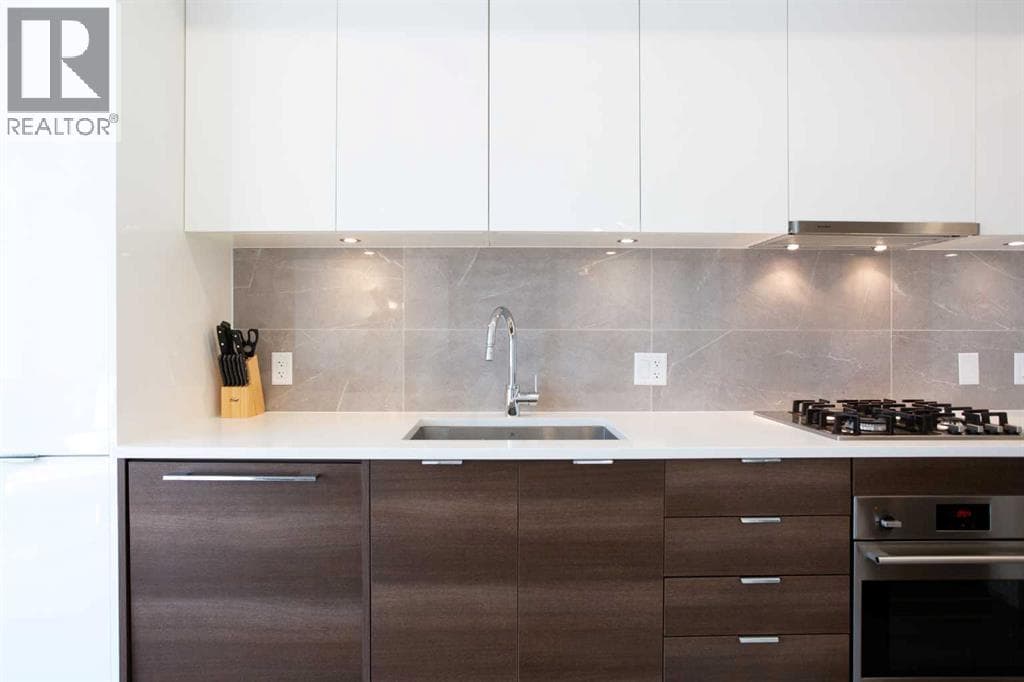 311, 138 Waterfront Court SW