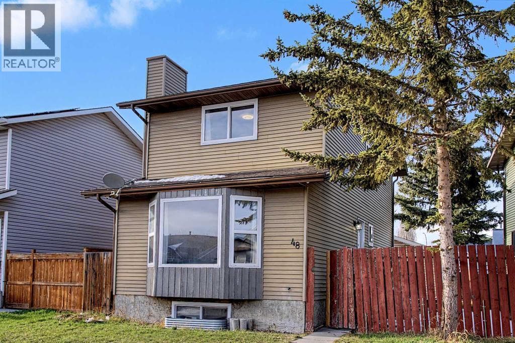 48 Whitworth Way NE