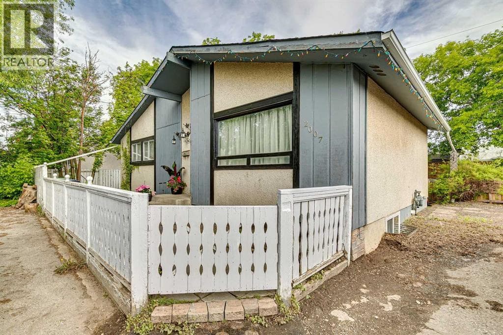 2007 Olympia Drive SE
