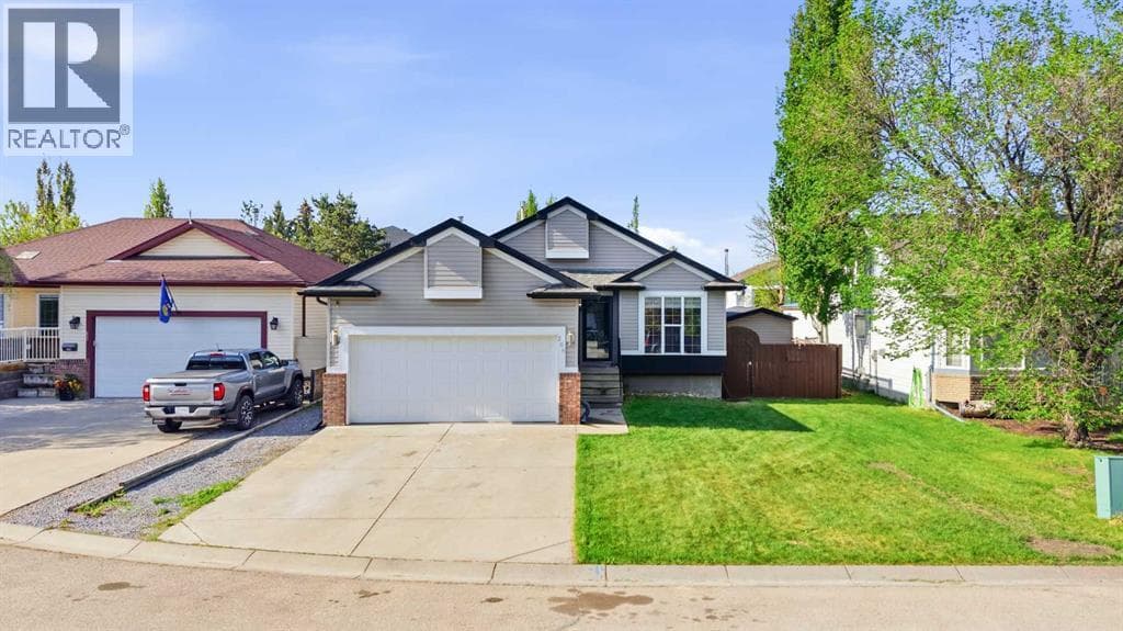 206 Highwood Village Place NW