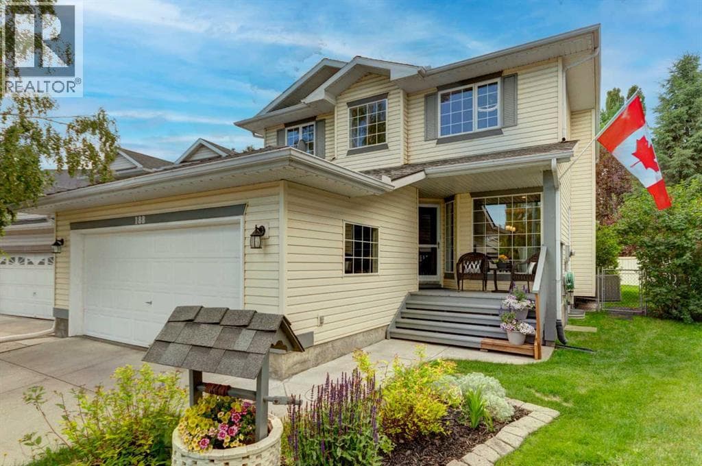 188 Mt Selkirk Close SE